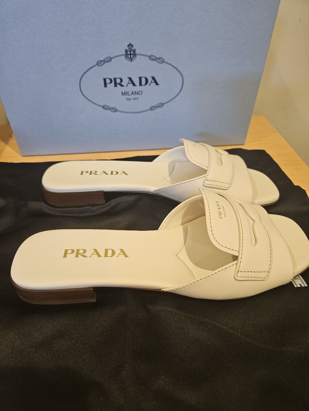 $1,100 Prada Leather Slide Sandals White Gold Logo-Stamp EU 38.5 US 8.5 BNIB - Picture 5 of 10